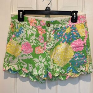 Lilly Pulitzer Hibiscus Stroll Buttercup shorts 0